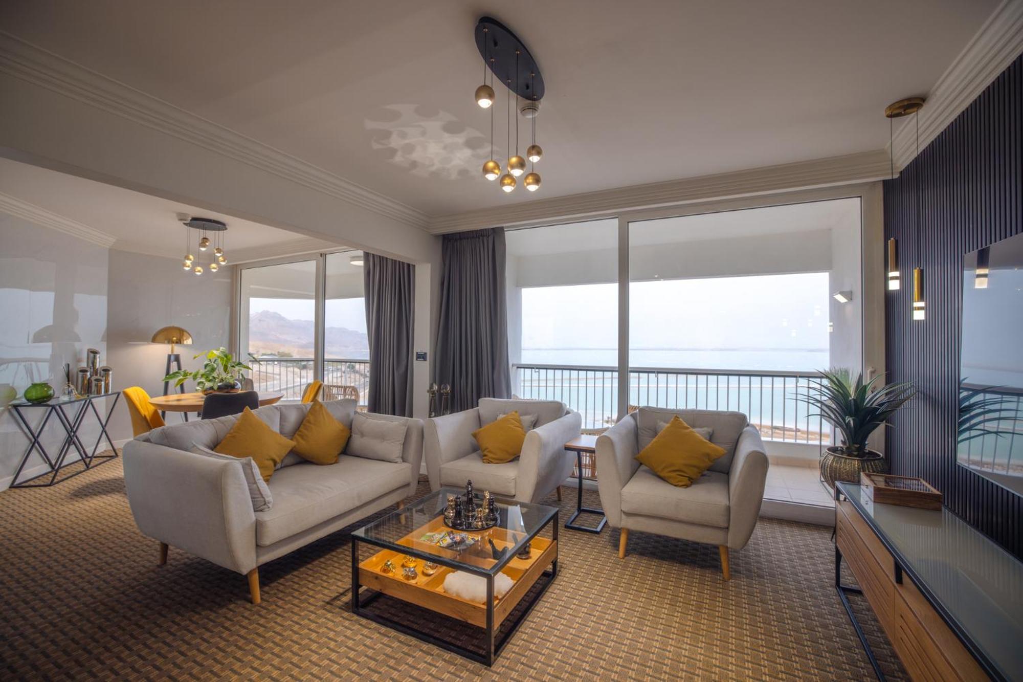 David Dead Sea Resort&Spa Ein Bokek Exteriör bild A living room