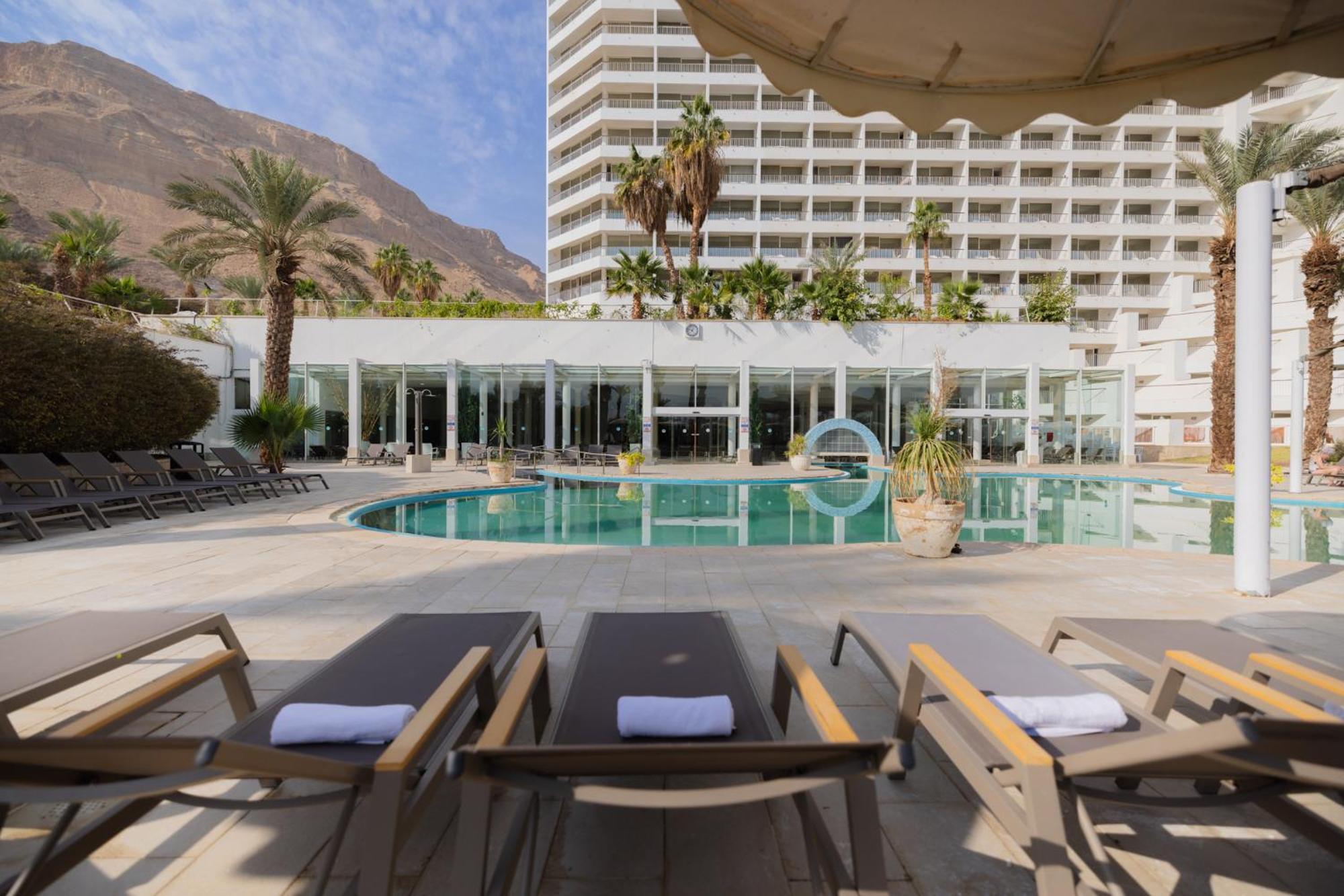 David Dead Sea Resort&Spa Ein Bokek Exteriör bild The pool at the Royal Palm Hotel